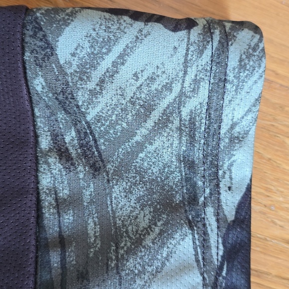 NIKE BRAND MENS BLACK AND GREEN CAMO ATHLETIC TRAINING SHORTS SIZE SMALL - Picture 12 of 12